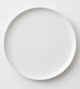 Mono dinner plate