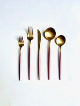 Load image into Gallery viewer, Mia Flat ware