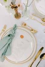 Load image into Gallery viewer, Marie A dinner plate
